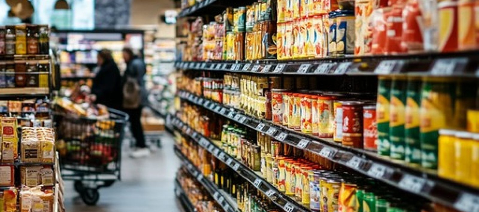 grocery-store-aisle-stockcake